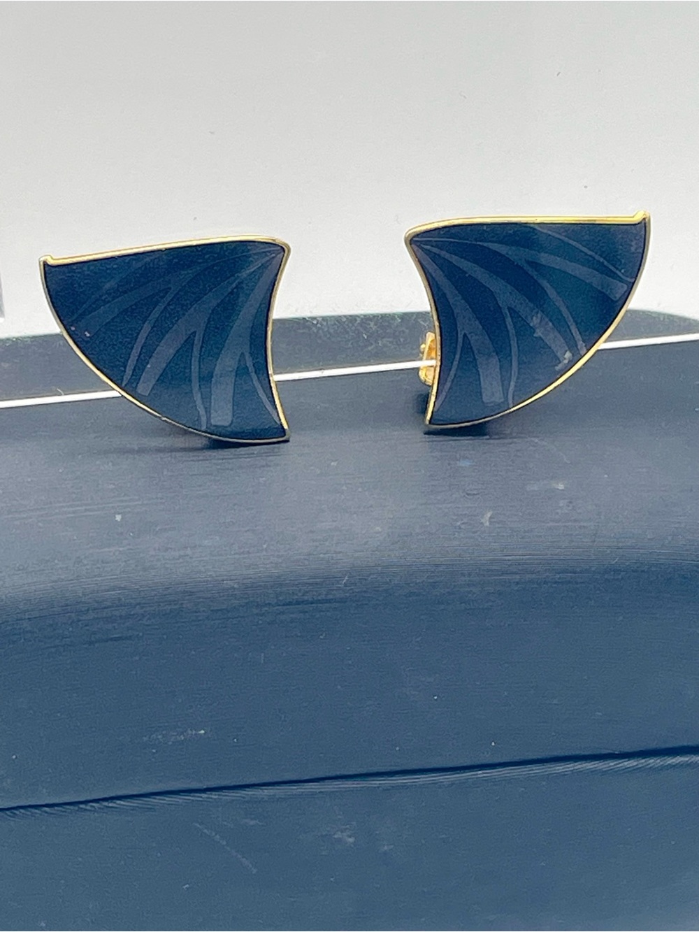 Isle of Skye Vintage 1980’s Gold-Trim Black Enamel Fan Clip On Earrings